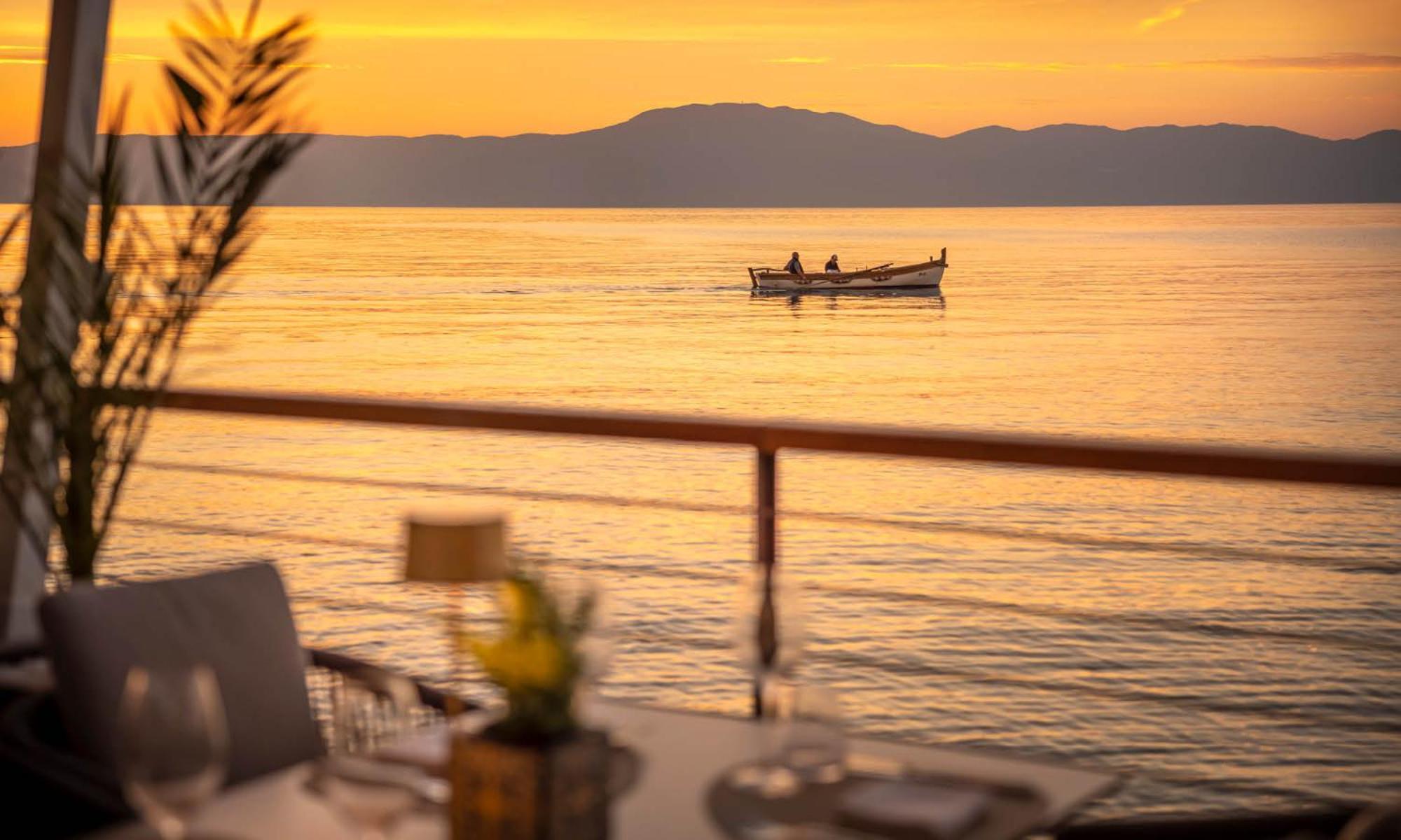 Aminess Style Glamping Villas & Holiday Homes Atea Njivice Exterior photo Sunset at the beach