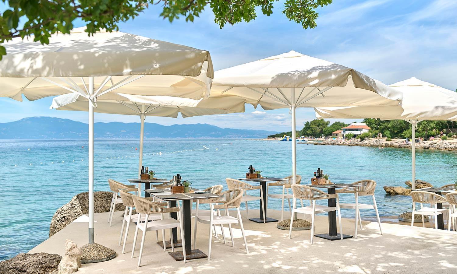 Aminess Style Glamping Villas & Holiday Homes Atea Njivice Exterior photo Beach bar in Croatia