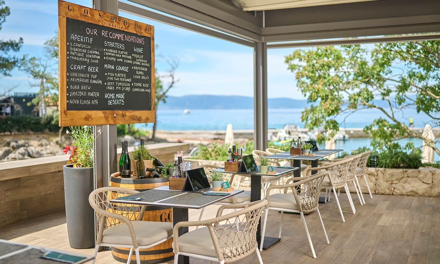 Aminess Style Glamping Villas & Holiday Homes Atea Njivice Exterior photo Restaurant