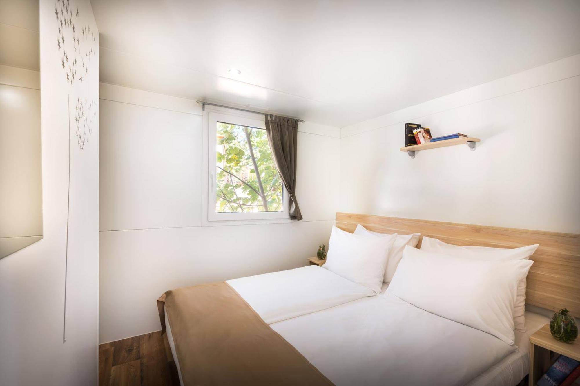 Aminess Style Glamping Villas & Holiday Homes Atea Njivice Exterior photo A bedroom at the hotel