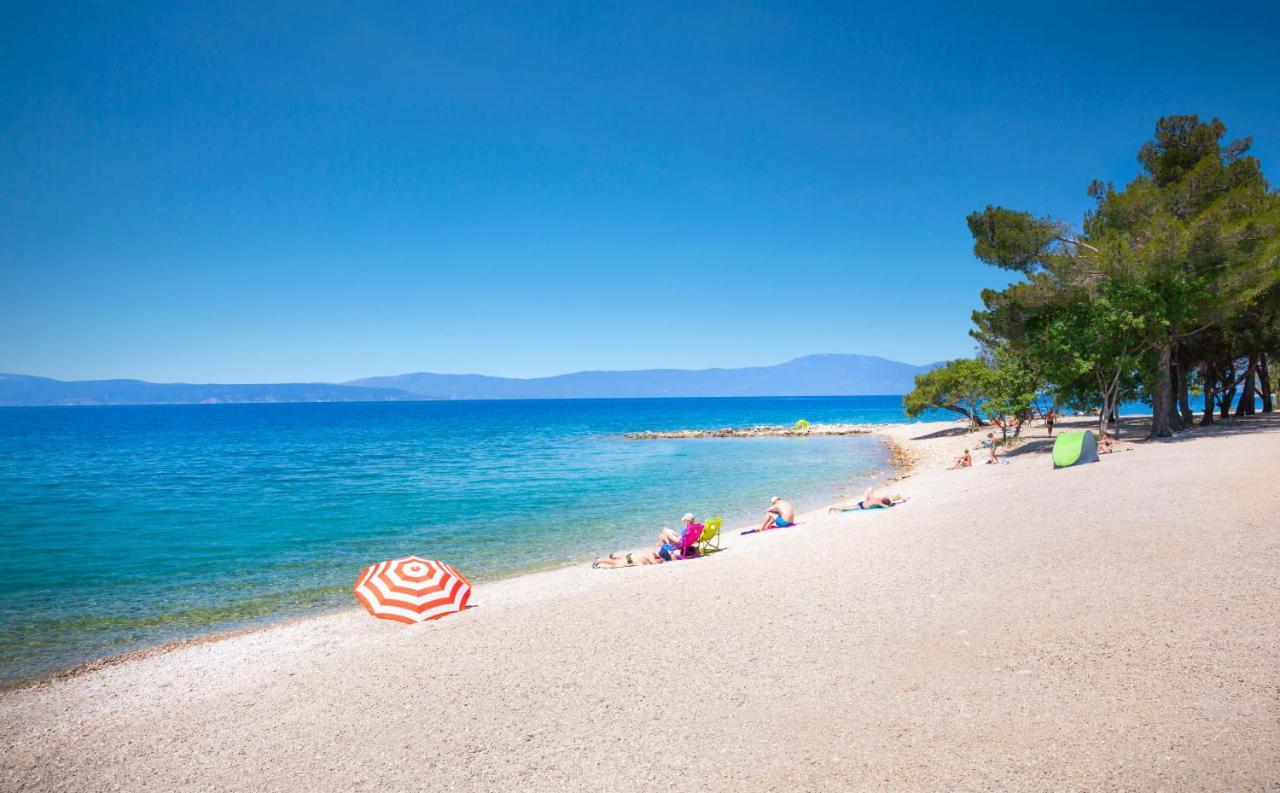 Aminess Style Glamping Villas & Holiday Homes Atea Njivice Exterior photo Beach in Makarska